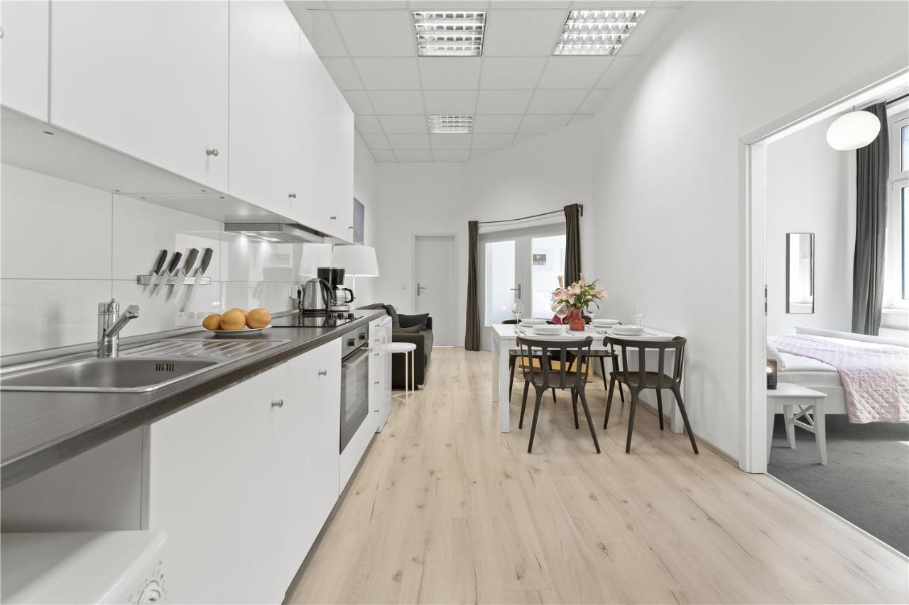 33 Abcd Alexanderplatz Apartment *