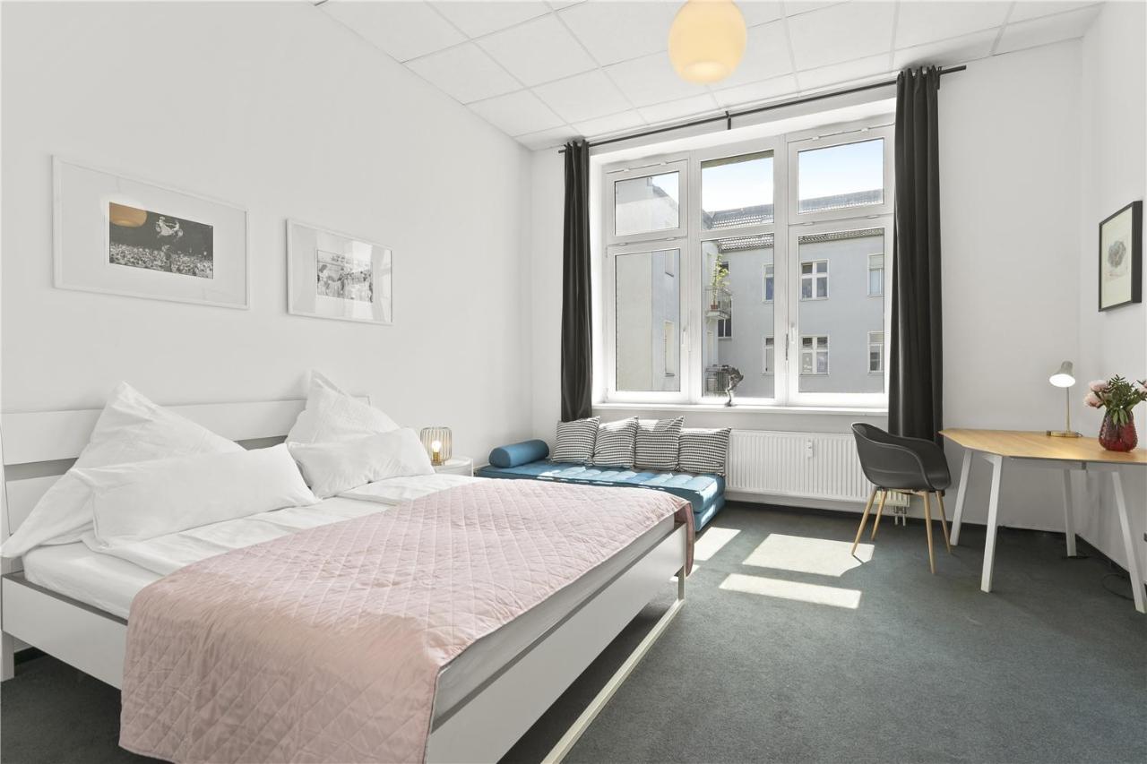 33 Abcd Alexanderplatz Apartment *