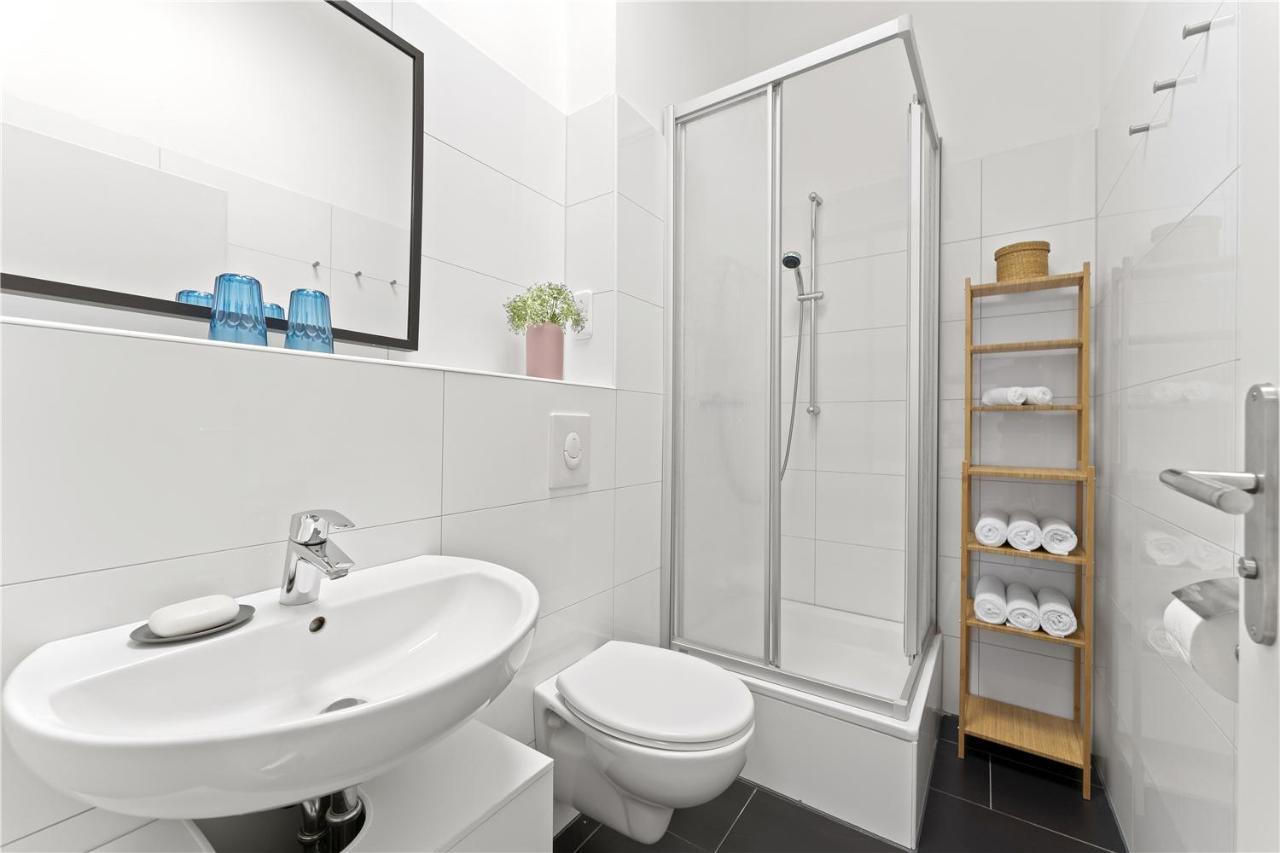 33 Abcd Alexanderplatz Apartment *