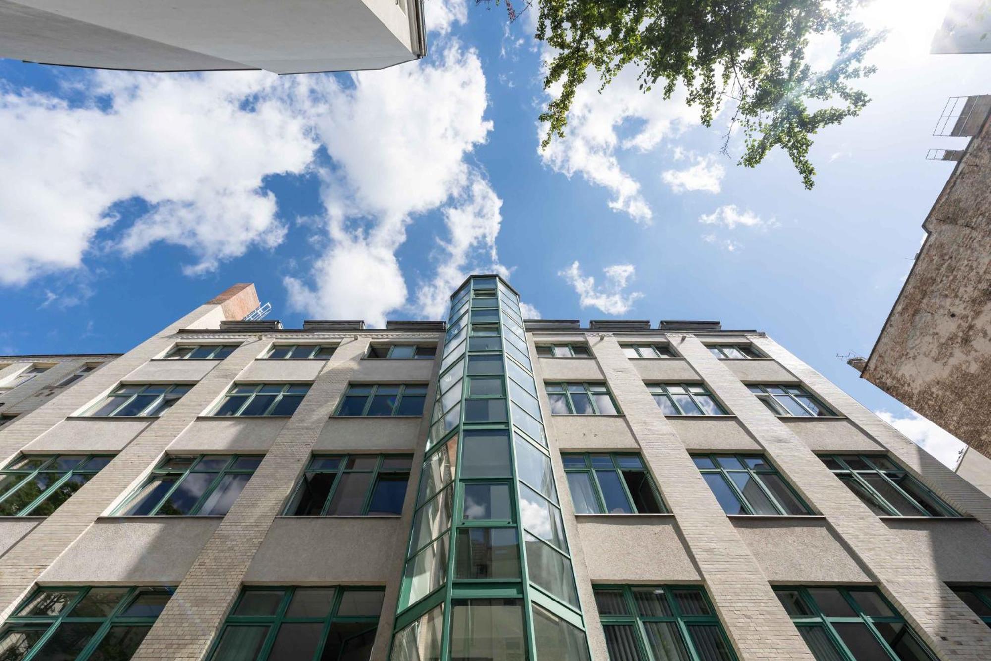 33 Abcd Alexanderplatz *